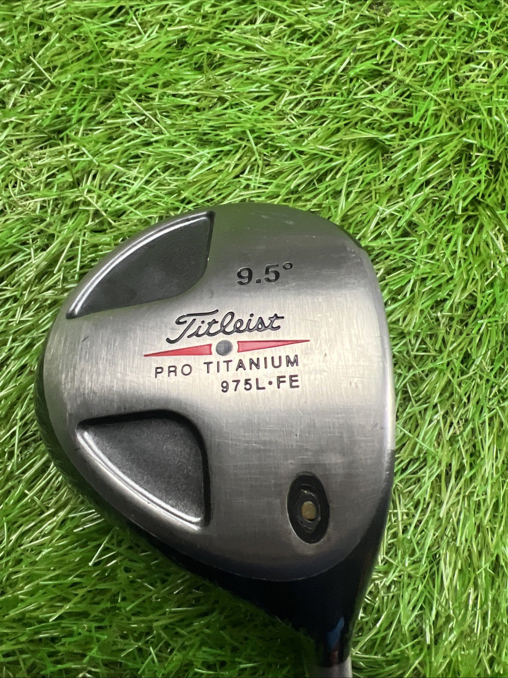Titleist Titanium 975L-FE 9.5° Driver RH Fujikura Speeder Stiff Flex Shaft 45"