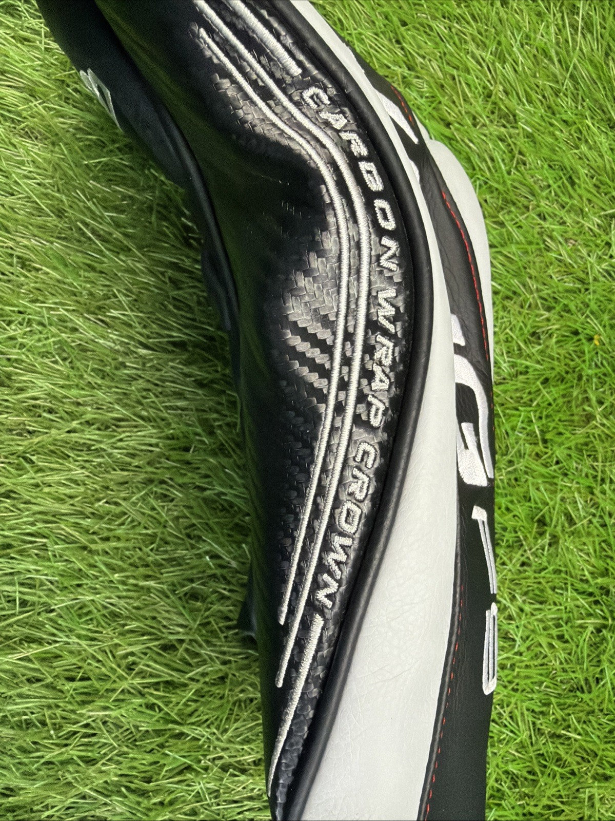 King Cobra F9 Driver Headcover Black / White