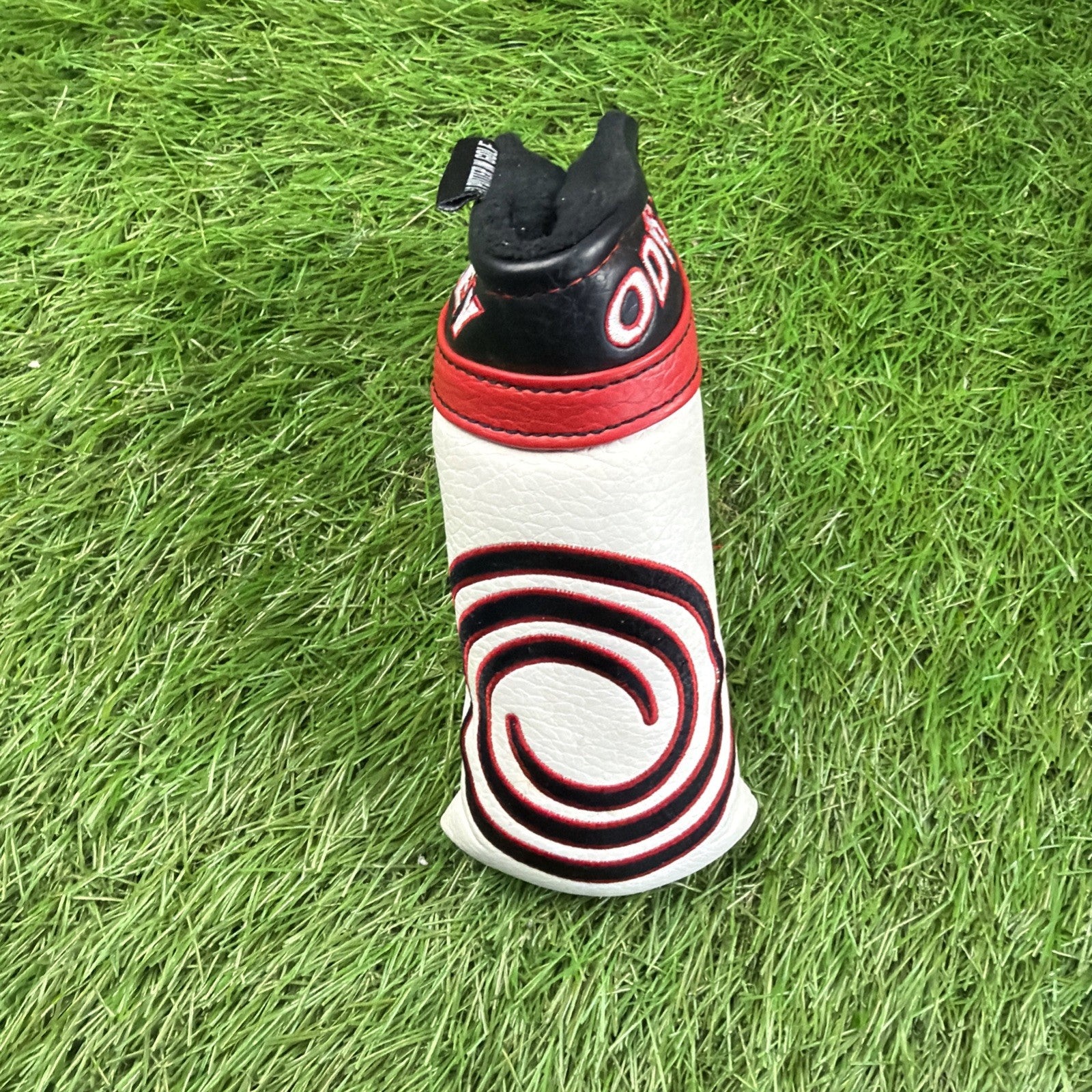 Odyssey White Hot OG Blade Putter Headcover