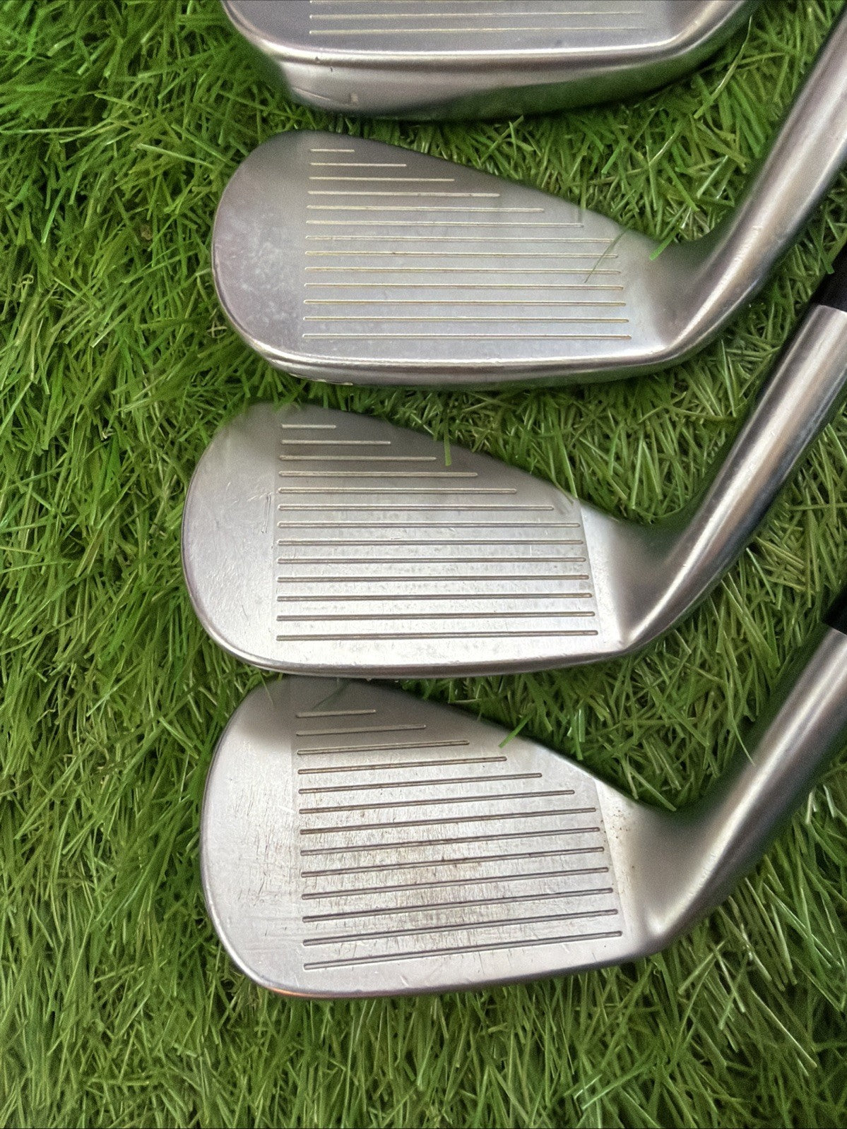 Mizuno JPX 919 Iron Set (4-PW) Hot Metal RH Nippon Tour105 Regular Flex Shafts