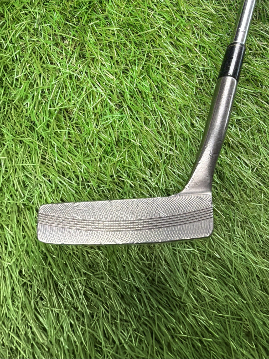 Wilson 8883 Putter Semi-Mallet RH Steel Shaft 35"