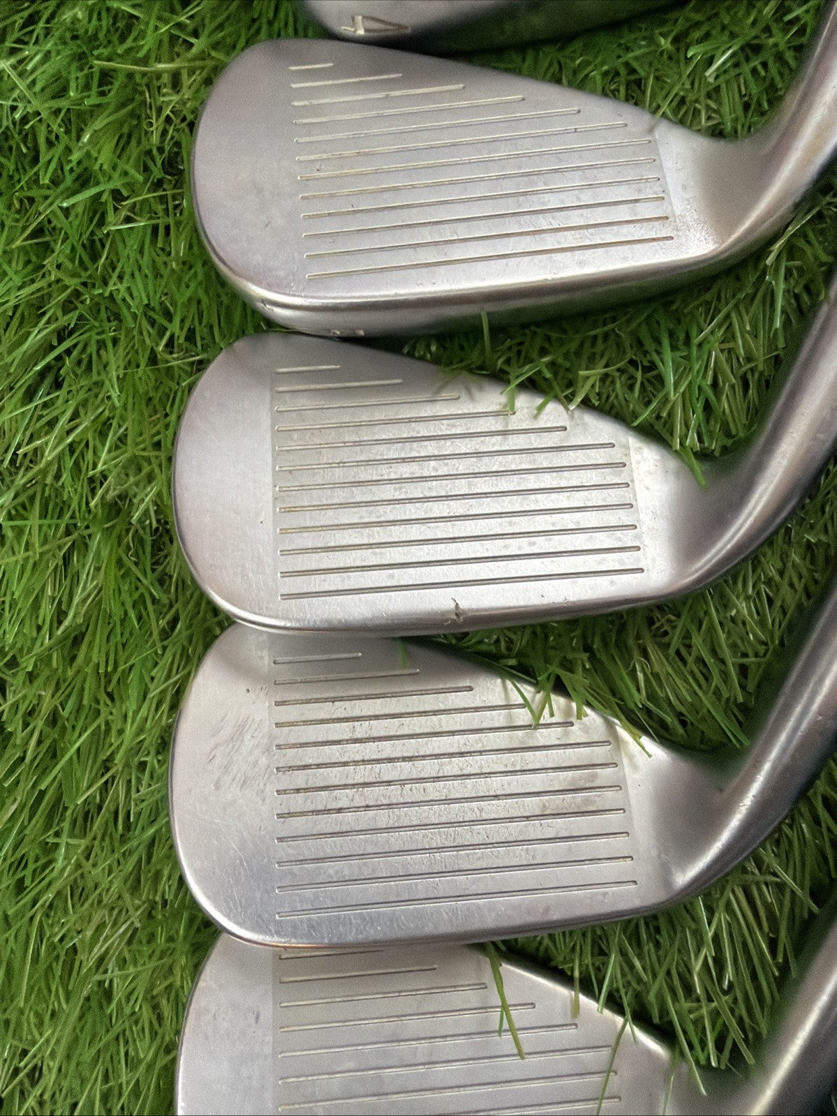 Mizuno JPX 919 Iron Set (4-PW) Hot Metal RH Nippon Tour105 Regular Flex Shafts