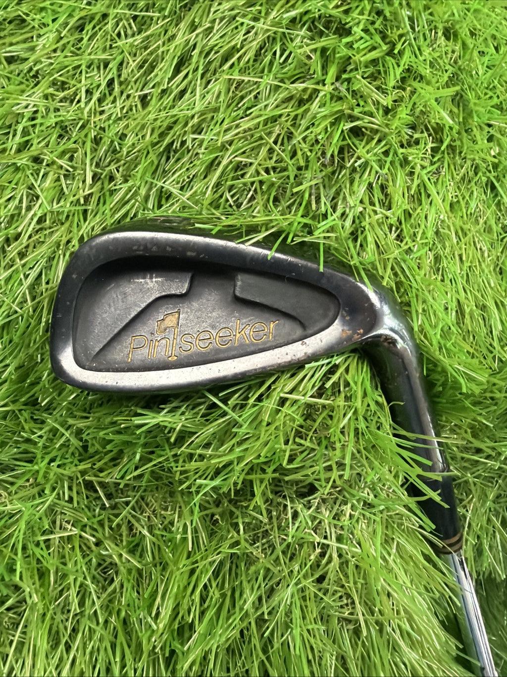 Pinseeker Pitching Wedge RH Dynamic Gold S300U Stiff Flex 35"