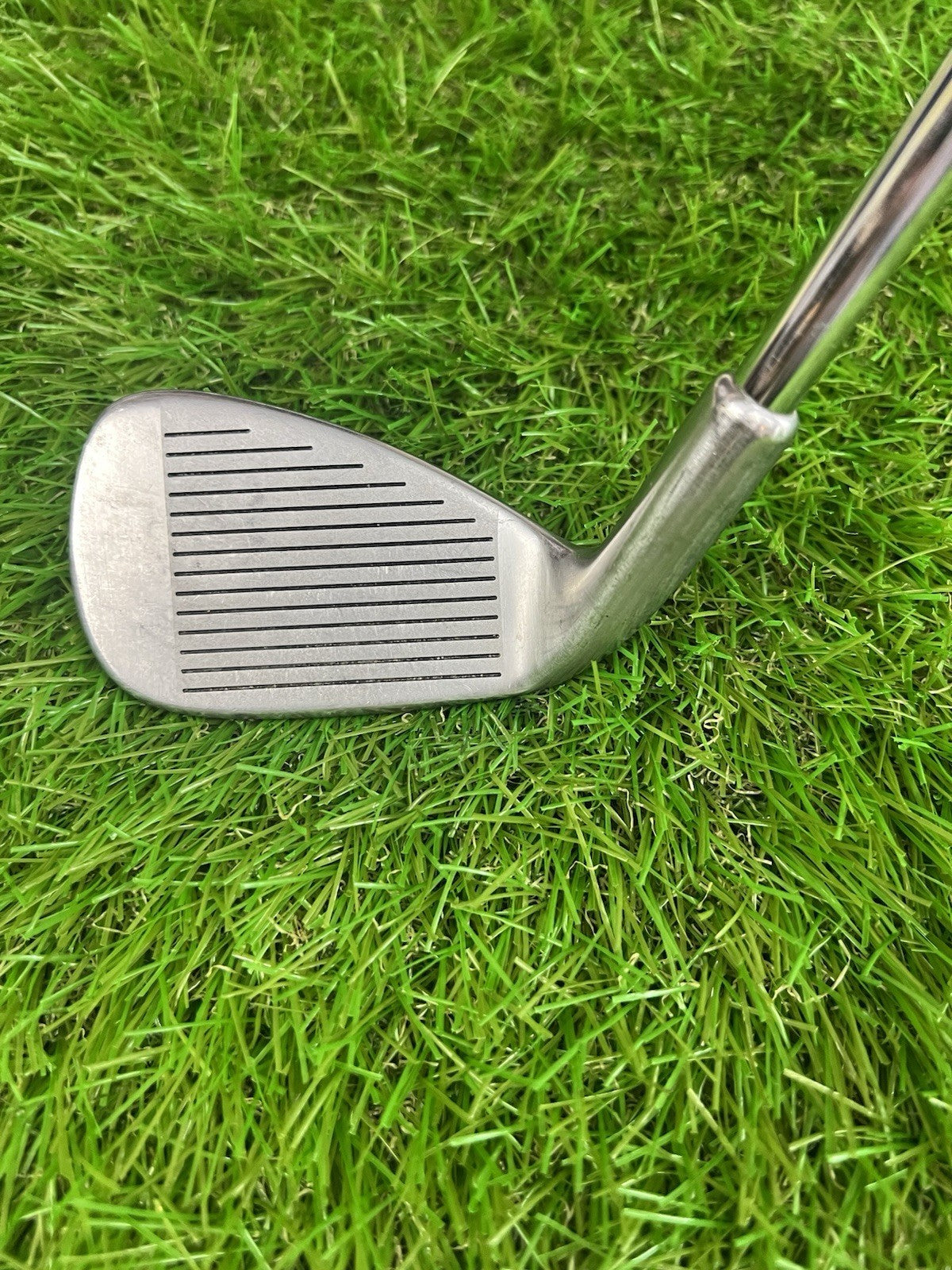 Momentus Chipping Wizzard RH 42 Degree 175 Gram Swing Trainer 35.5"