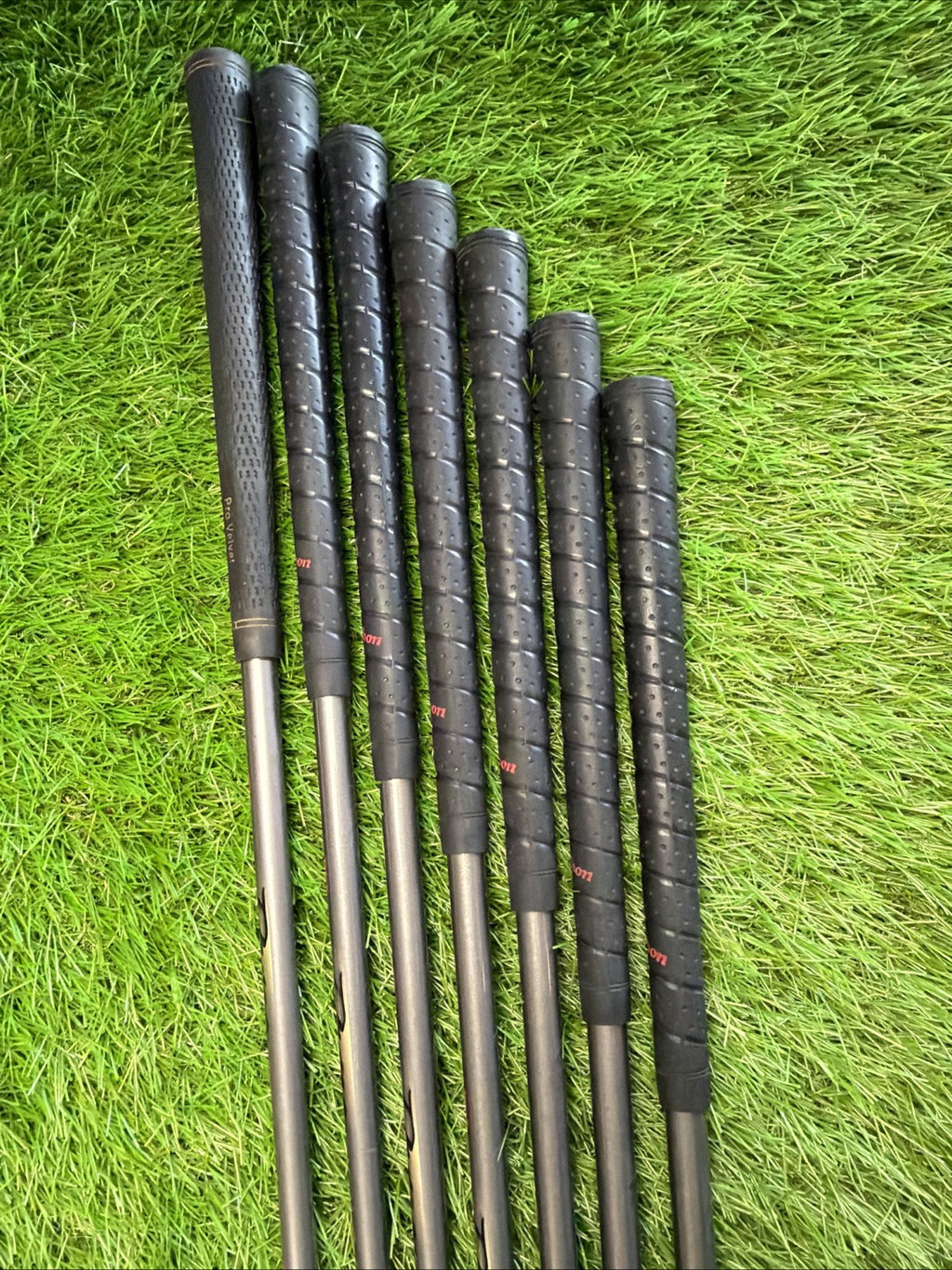 Wilson DyanaPower Oversize Iron Set (3-PW No 9 Iron) RH Std Flex Graphite Shafts