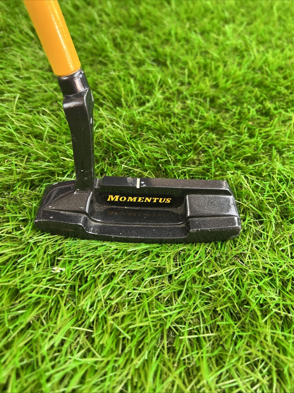 Momentus Golf 2.5 lb RH Weighted Training Putter 33.5"