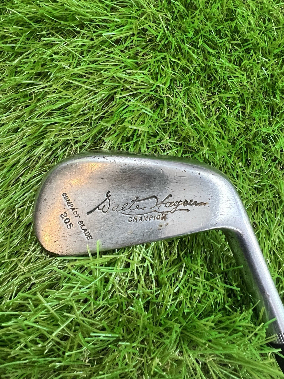 Walter Hagen 5 Iron Champion Compact Blade 205 RH Steel Shaft Leather Grip 37"