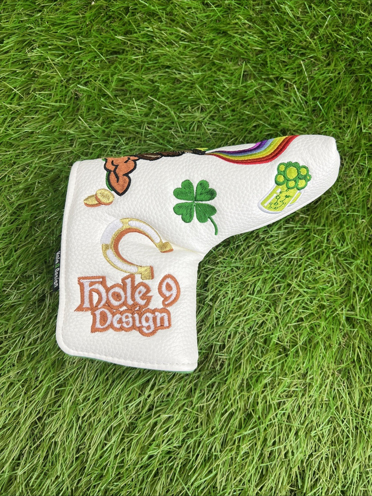 Hole 9 Design White Lucky Blade Putter Headcover Magnetic Closure
