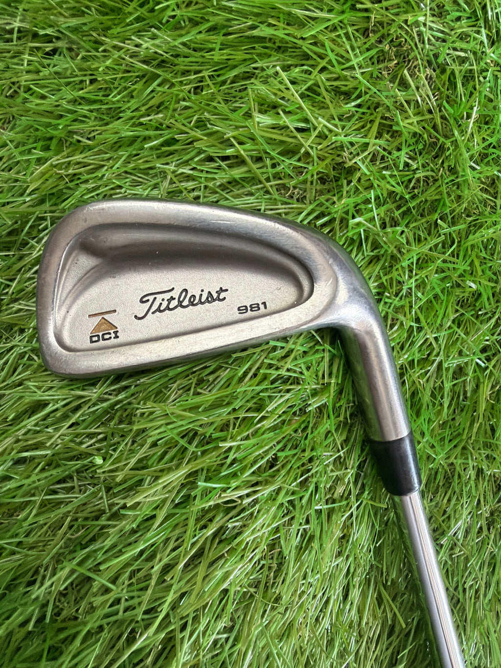 Titleist DCI 981 6 Iron RH Dynamic Golf Sensicore S300 Stiff Flex 38"