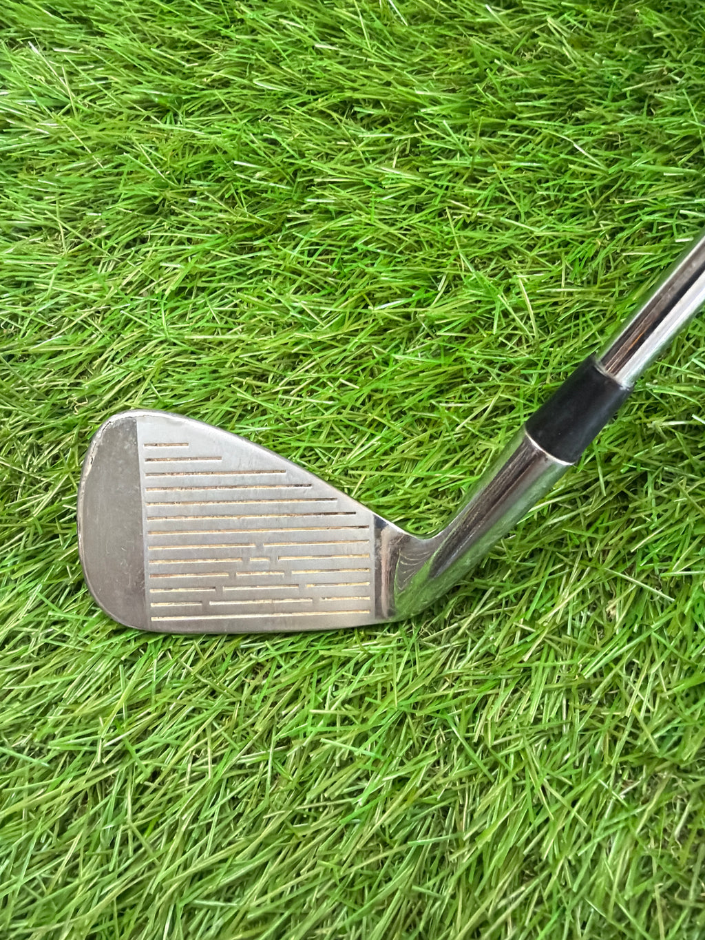 Wilson Staff 6 Iron Midsize Forged RH Rifle Regular Flex Shaft 37.75”