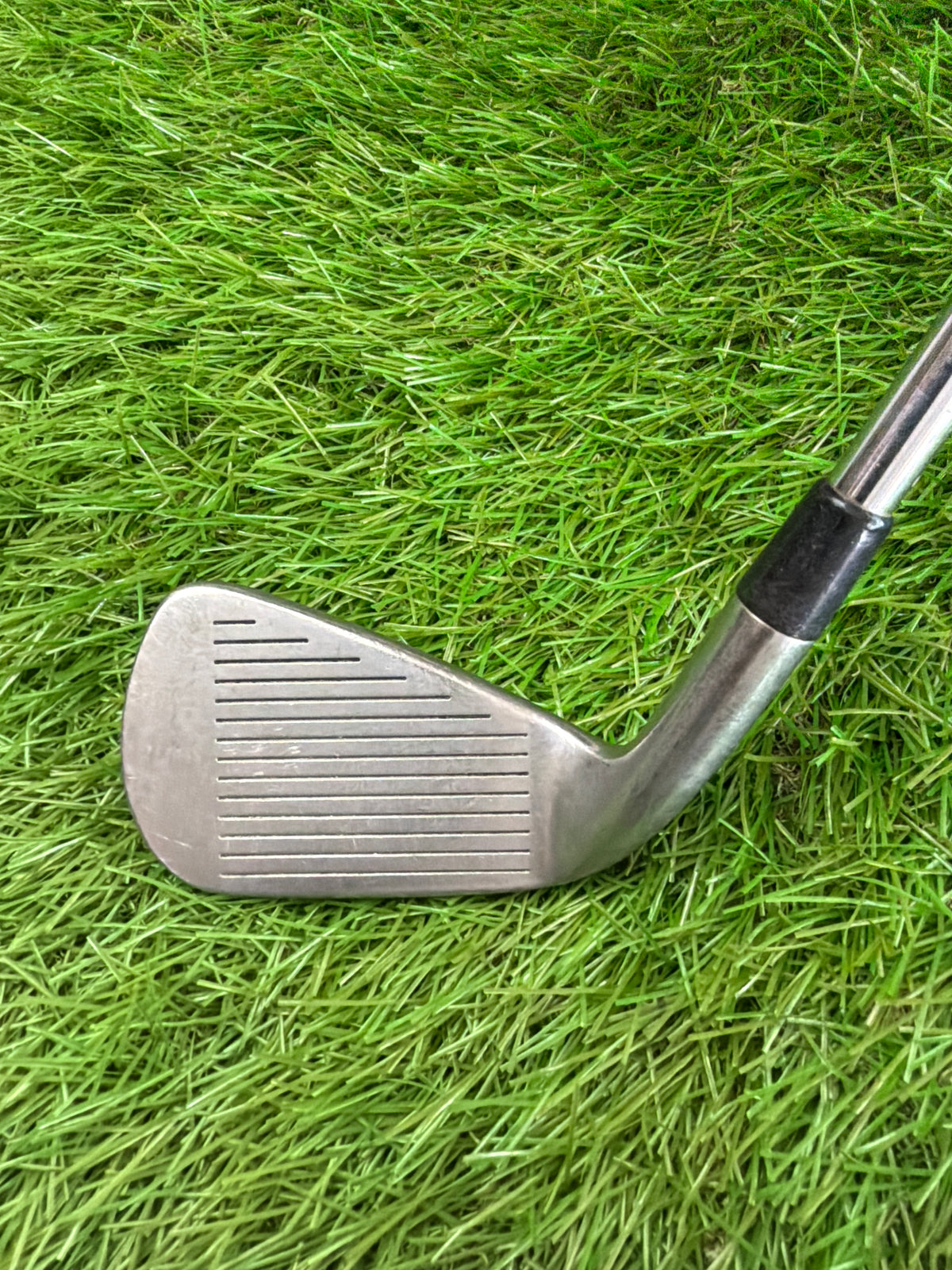 Titleist DCI 981 6 Iron RH Dynamic Golf Sensicore S300 Stiff Flex 38"