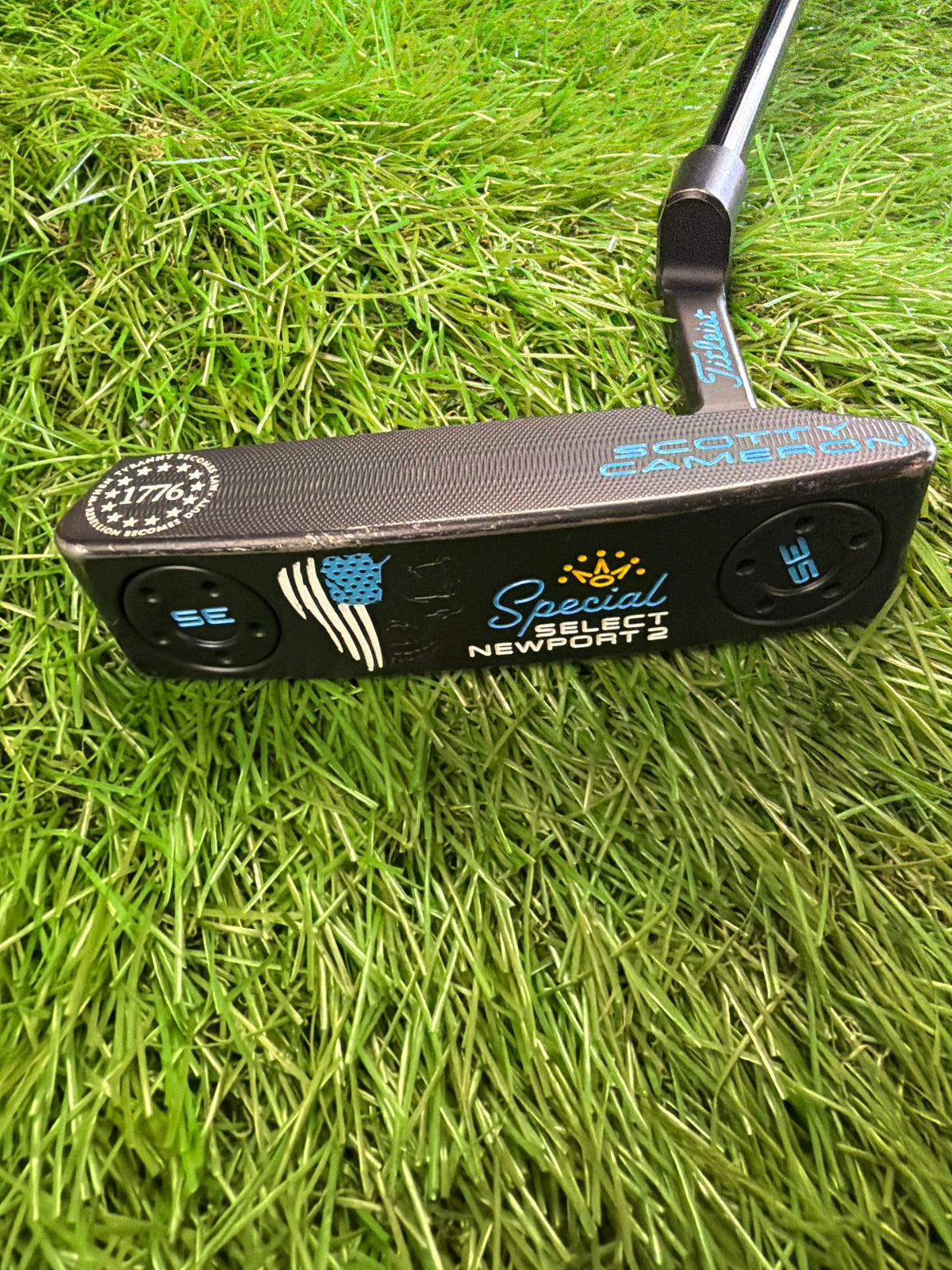 Rare Custom Scotty Cameron Special Select Newport 2 RH Dice Golf Custom Grip 35"